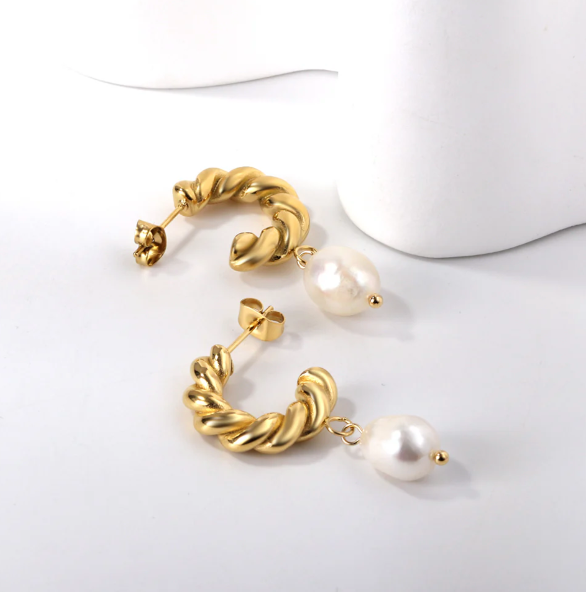 Aurora - Twist Pearl Earrings